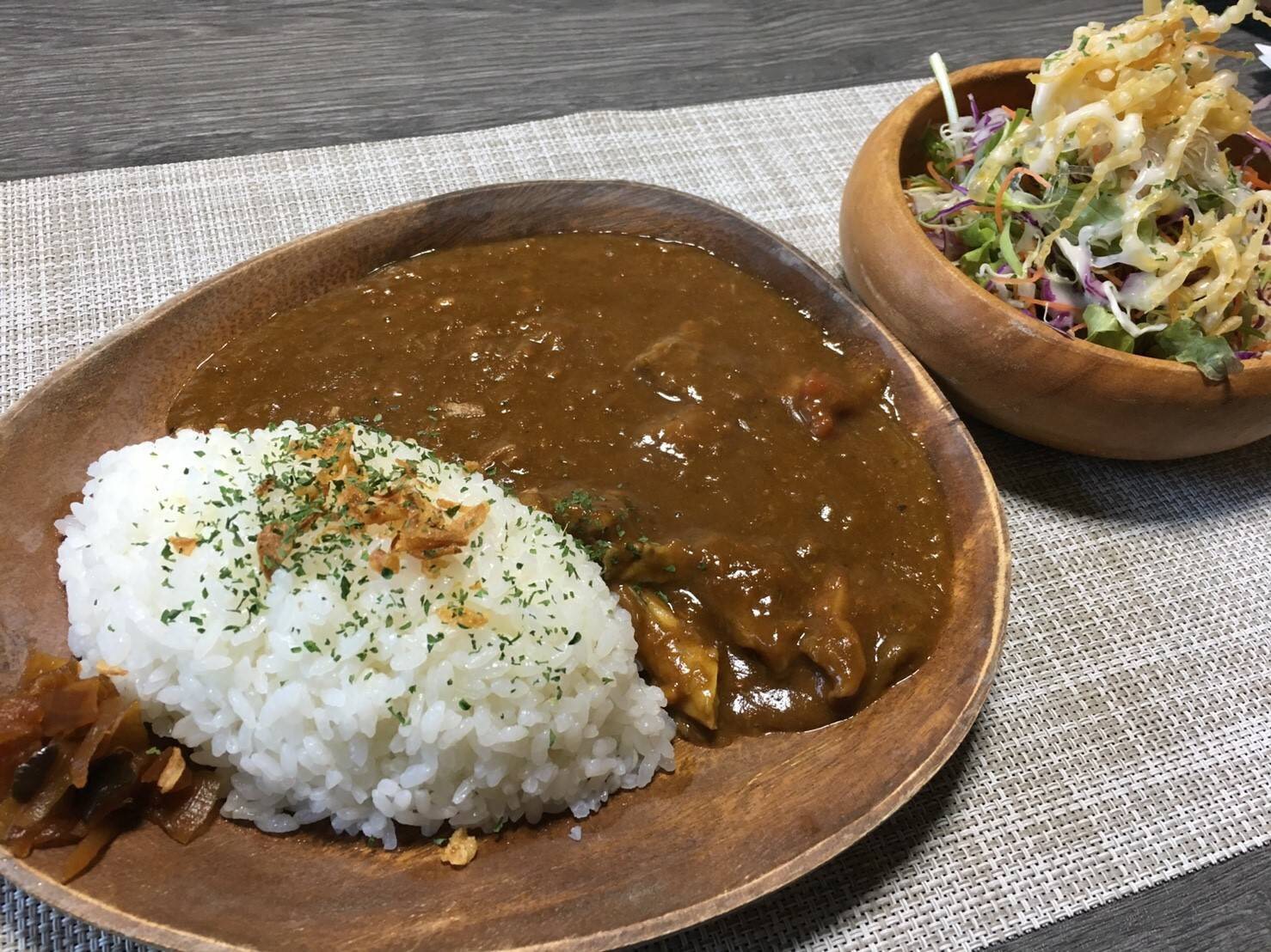 牛スジトマトカレー